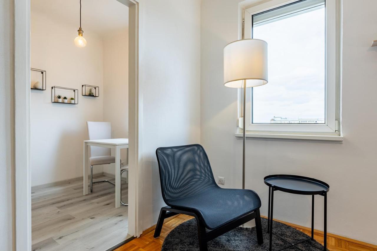 New With A View - Modern Studio Wien Eksteriør billede