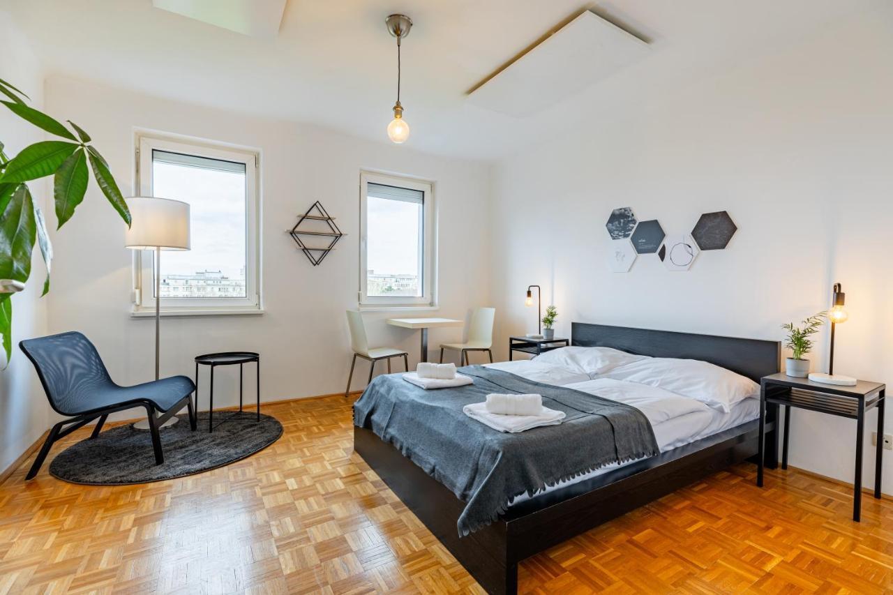 New With A View - Modern Studio Wien Eksteriør billede